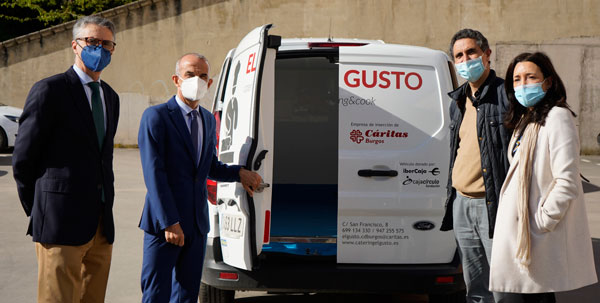 Ibercaja y Fundación Cajacírculo hacen entrega a Cáritas de un vehículo acondicionado para el transporte de alimentos